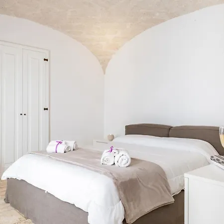 Apartament Palazzo Rapanà - Luxury With Hydromassage Pool *