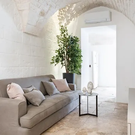 Palazzo Rapanà - Luxury With Hydromassage Pool Apartament *