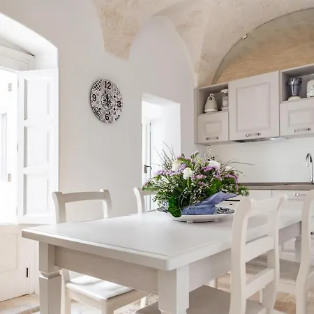 Palazzo Rapanà - Luxury With Hydromassage Pool Apartament Ostuni