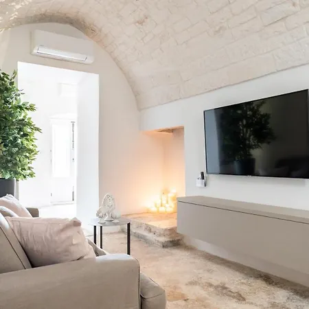 Apartament Palazzo Rapanà - Luxury With Hydromassage Pool