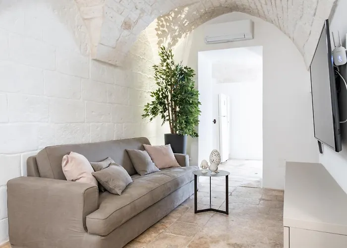 Guesthost - Palazzo Rapana - Luxury With Hydromassage Pool Appartement *