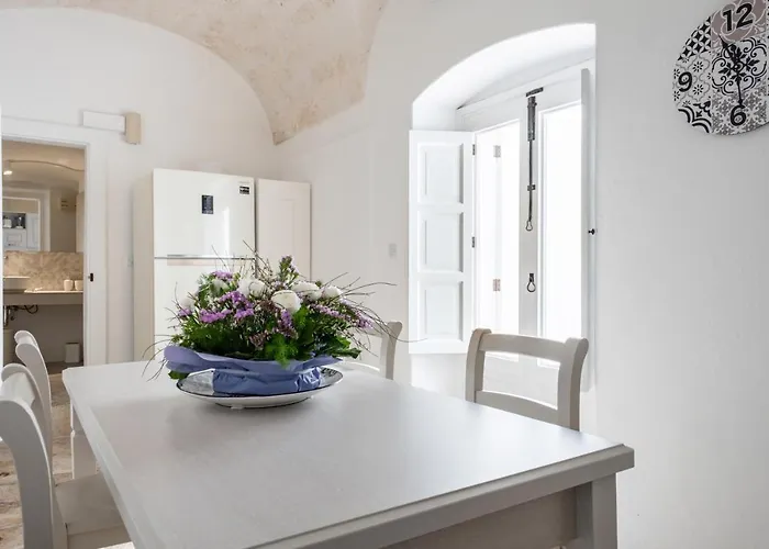 Guesthost - Palazzo Rapana - Luxury With Hydromassage Pool Appartement Ostuni