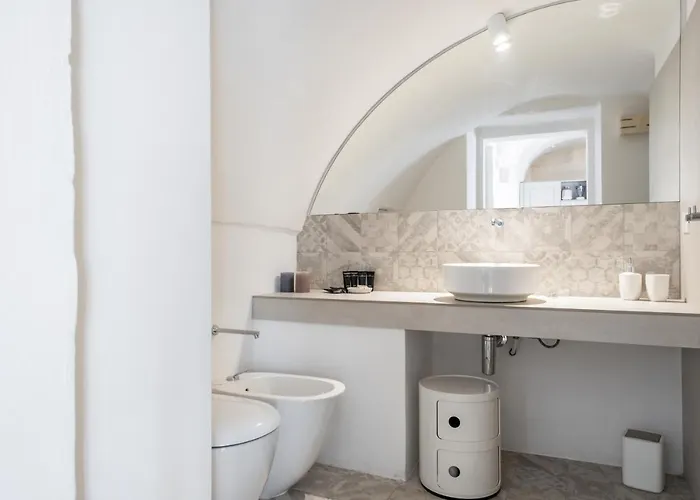 Guesthost - Palazzo Rapana - Luxury With Hydromassage Pool Ostuni