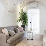 Guesthost - Palazzo Rapana - Luxury With Hydromassage Pool Διαμέρισμα *