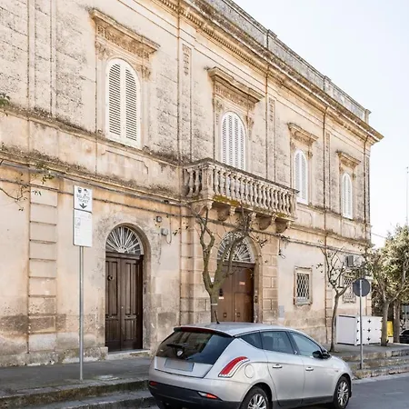 Palazzo Rapanà Exclusive Flat With Hydromassage Pool *